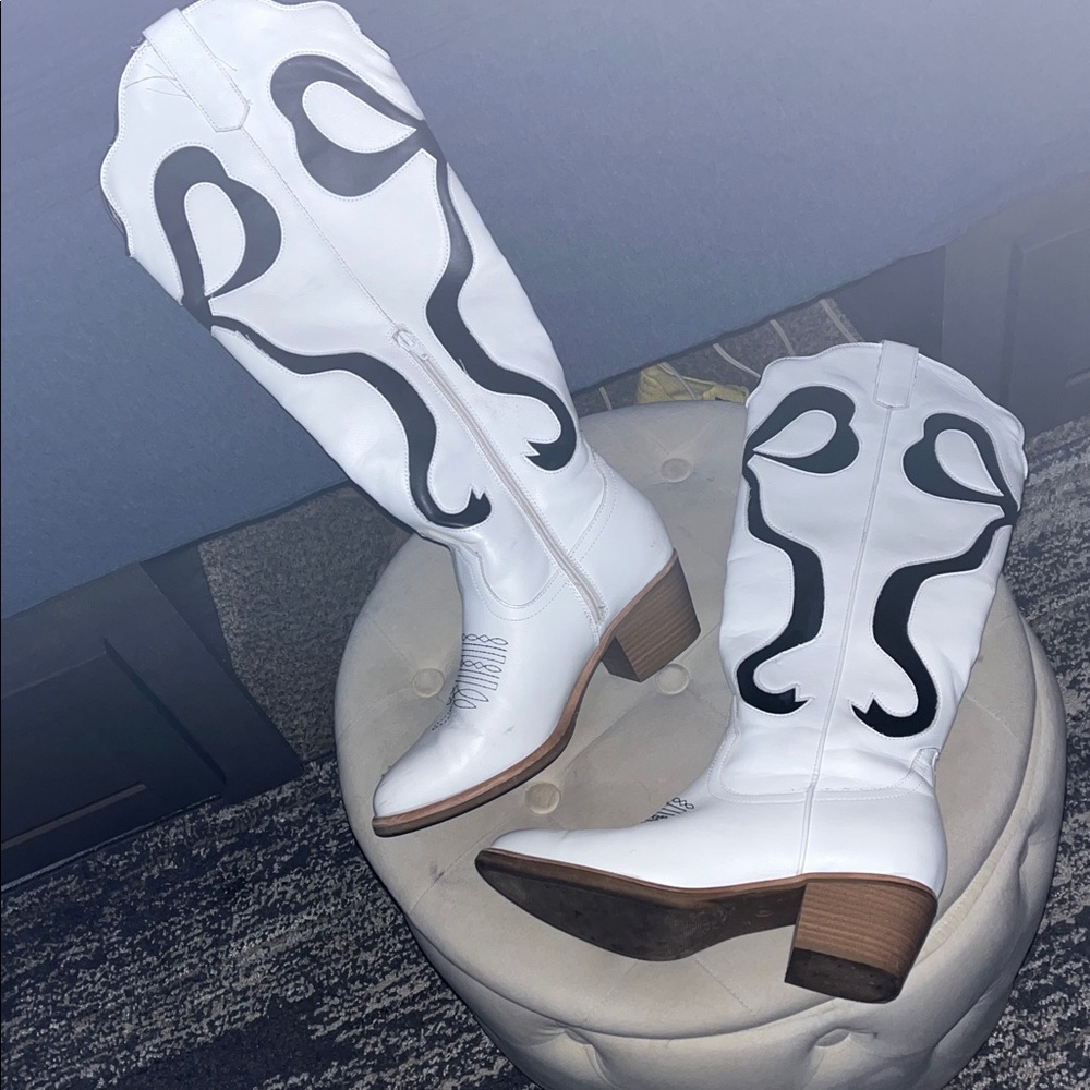 Women’s boots - Picture 2 of 4